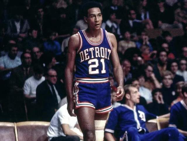 詹姆斯一人 詹姆斯一人