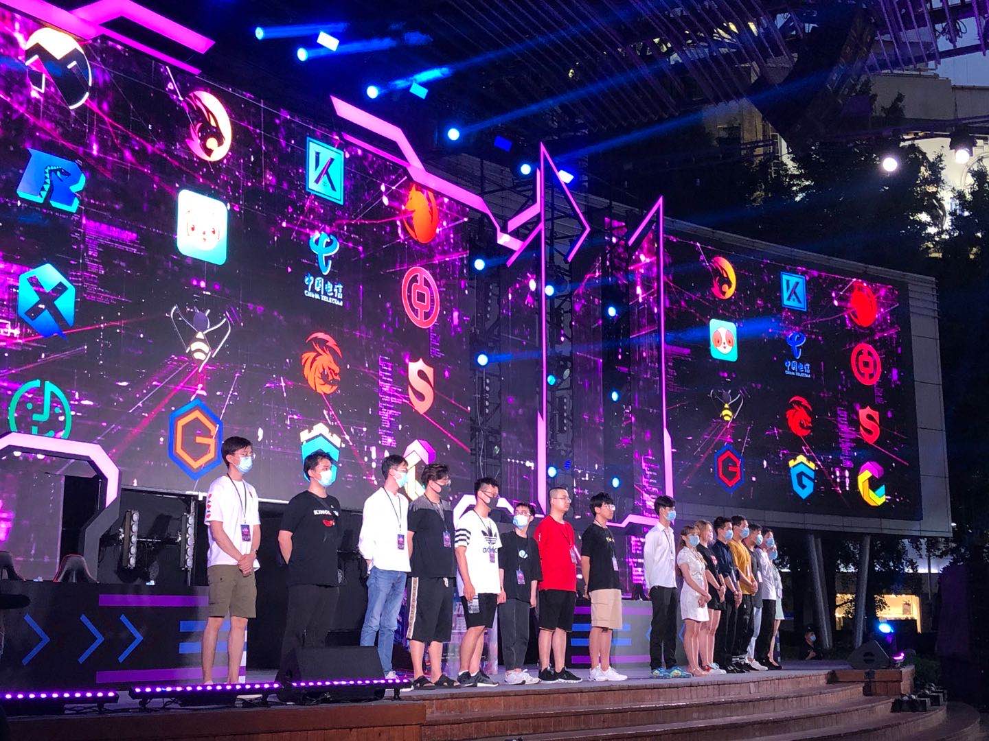 他们通过刻 他们通过刻